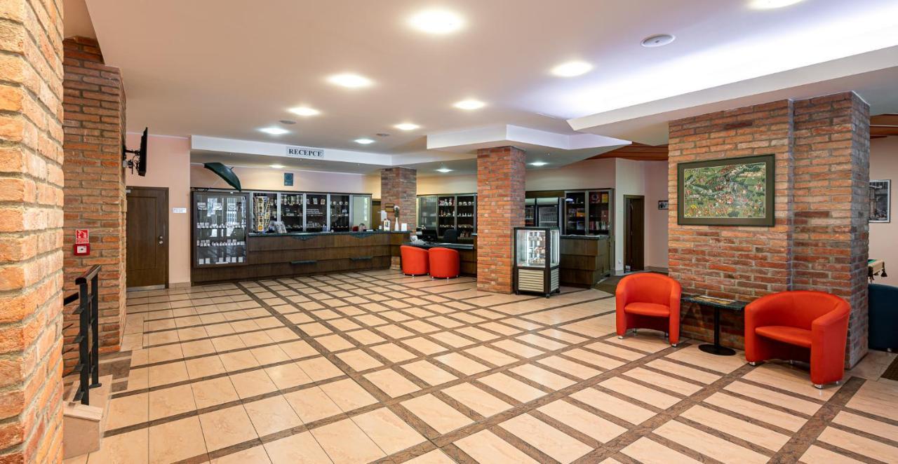 Hotel Studanka Рихнов над Кнежноу Екстериор снимка