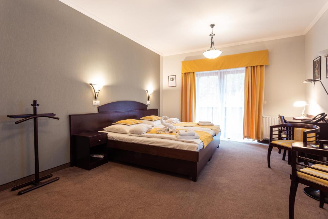 Hotel Studanka Рихнов над Кнежноу Екстериор снимка
