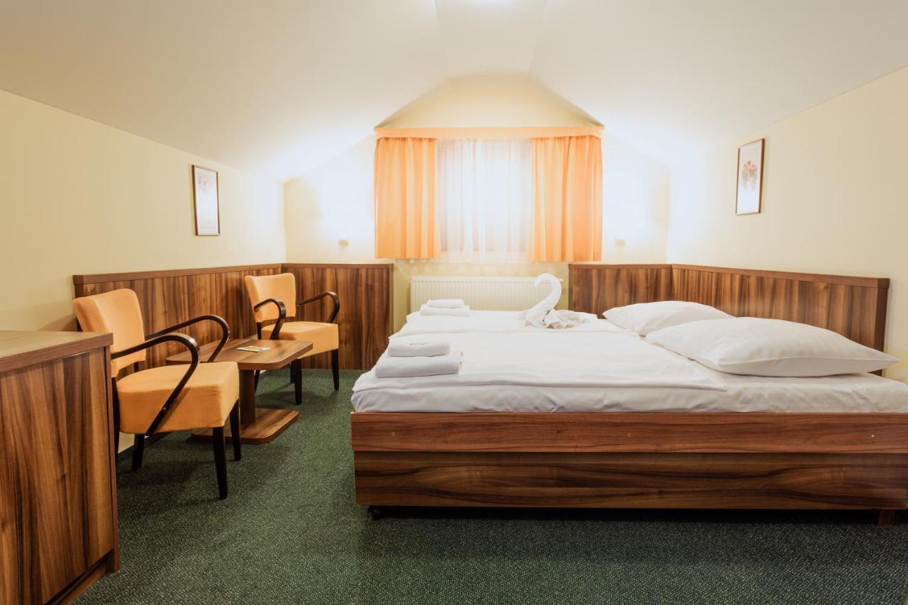 Hotel Studanka Рихнов над Кнежноу Екстериор снимка