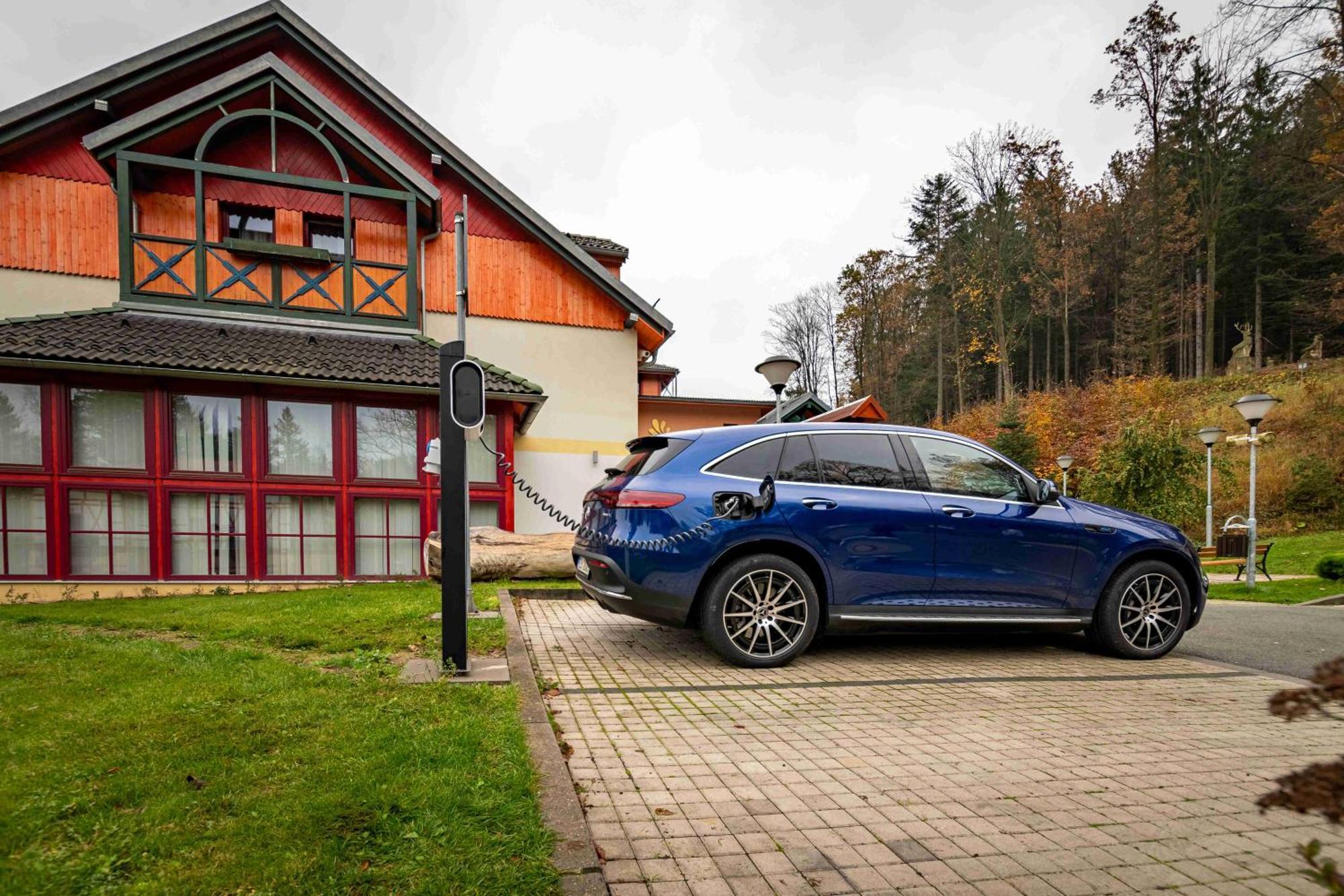 Hotel Studanka Рихнов над Кнежноу Екстериор снимка