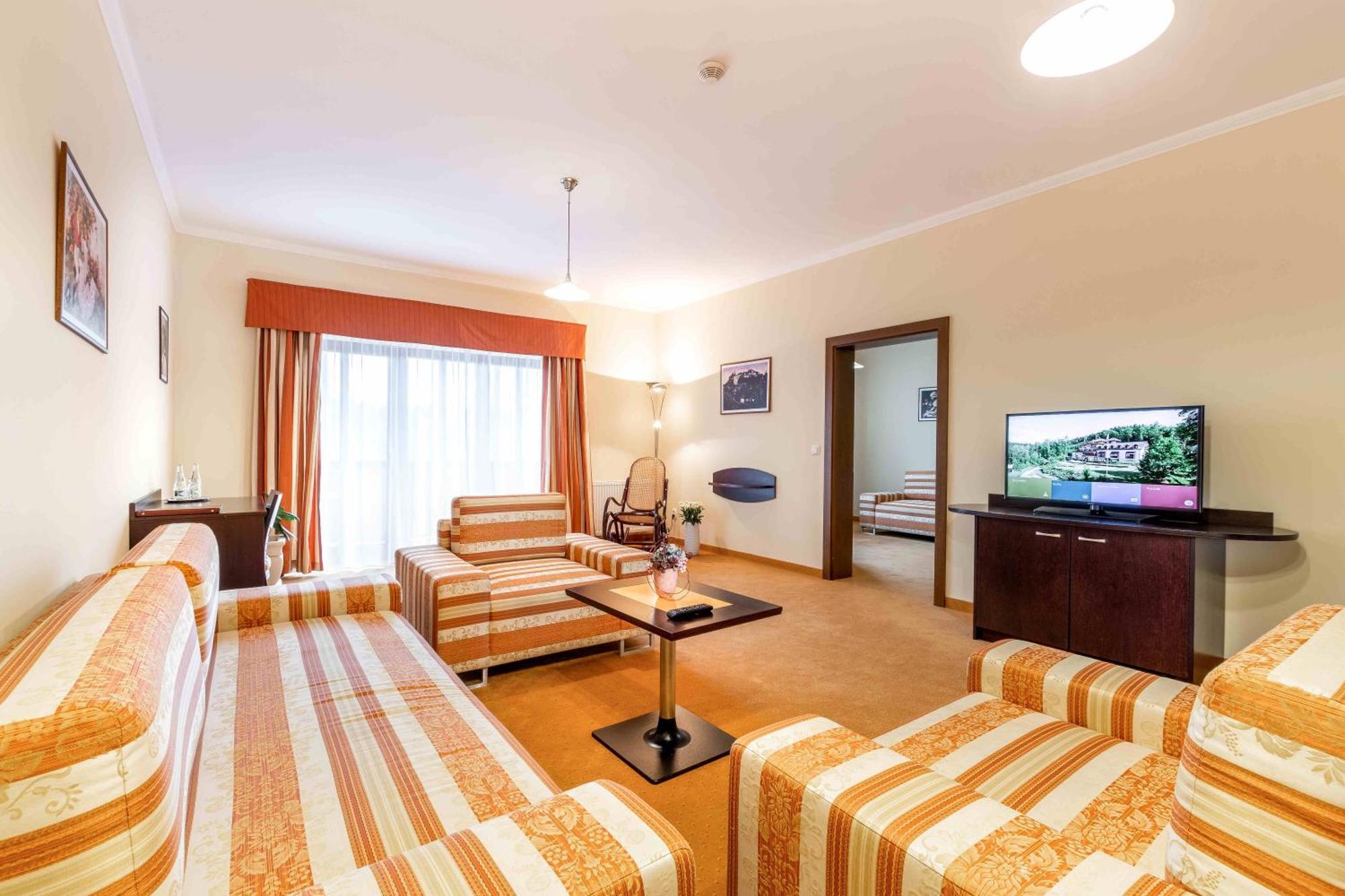Hotel Studanka Рихнов над Кнежноу Екстериор снимка