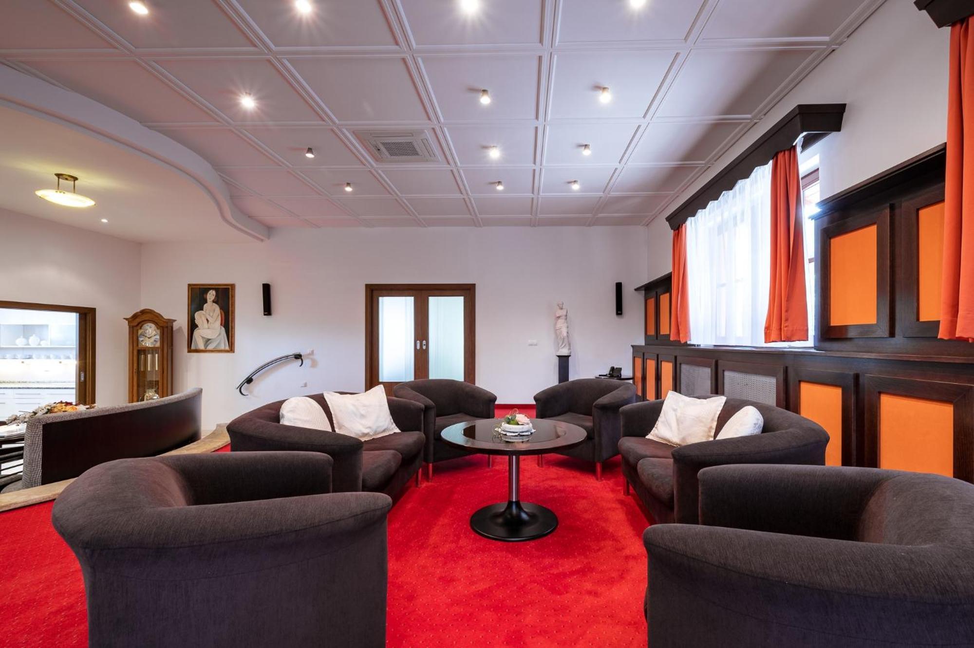 Hotel Studanka Рихнов над Кнежноу Екстериор снимка